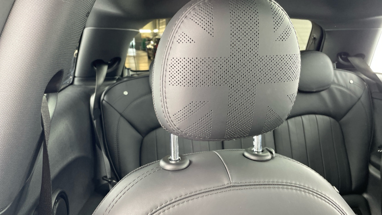 MINI Hatchback 1.5 Cooper Exclusive II 5dr Auto Petrol Hatchback